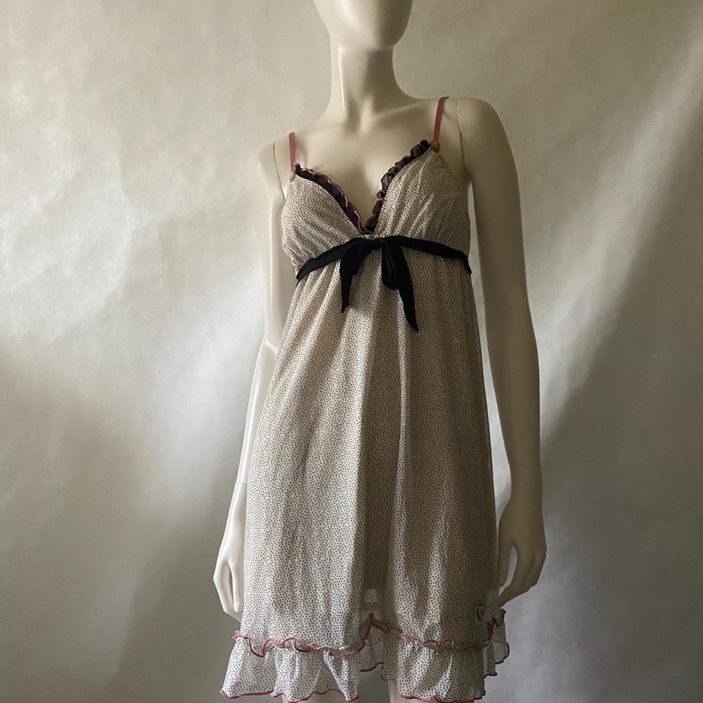 Elegant Black and White Nightgown